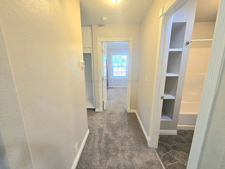 114 SE 218th Ave — Photo 31