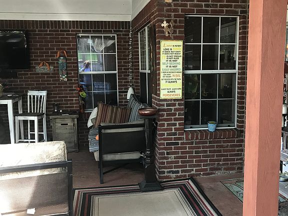 Deck w/tv and soundbar