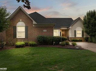 7910 Glacier Club Dr, Washington, MI 48094
