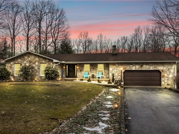 204 Weatherwood Ln, Ligonier, PA 15658