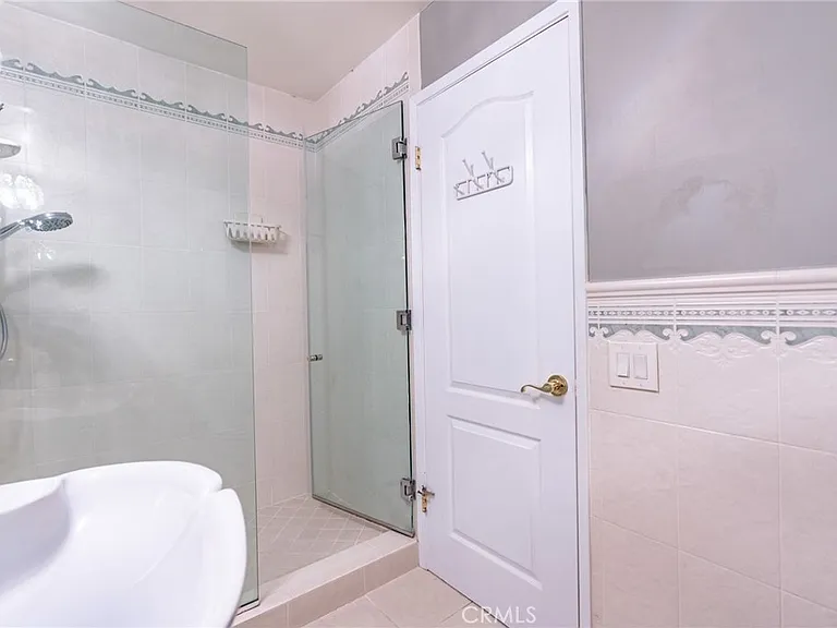 333 W Wistaria Ave — Photo 25