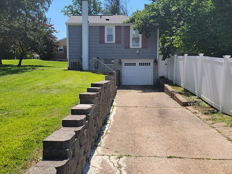 8739 Grant Rd — Photo 3