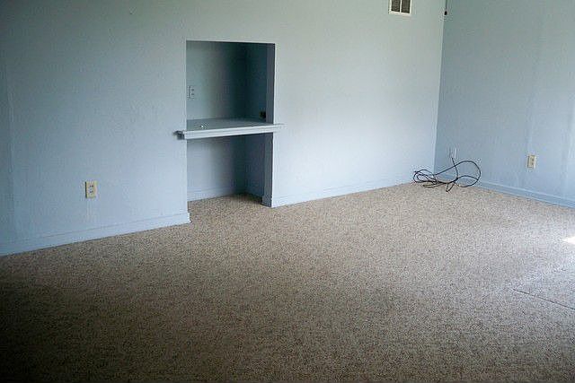 2nd image of 922 S 5th Ave