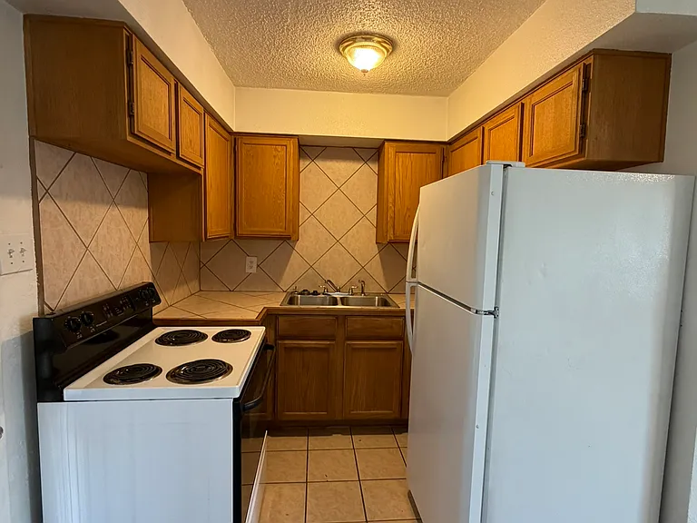 1511 Gold Ave SE #4 — Photo 6