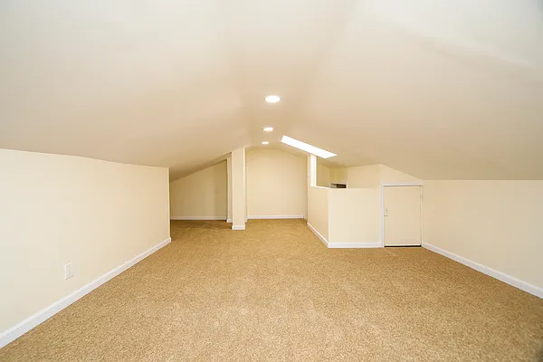 Sold by Keystone Realty USA Corp | media 8