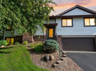 5618 Donegal Dr, Shoreview, MN 55126