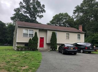 3 Spruce St, Wyandanch, NY 11798