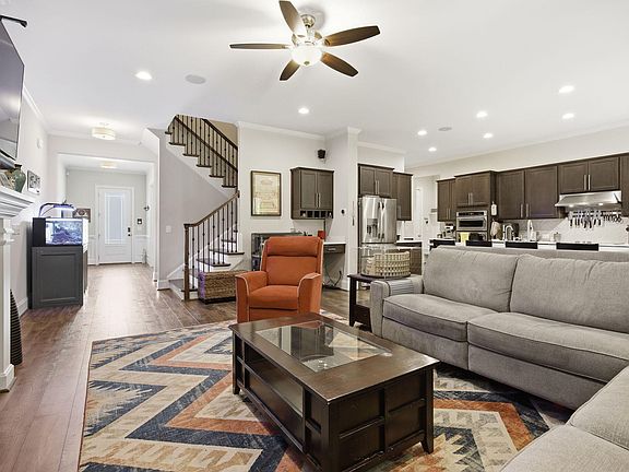 4th image of 453 Adkins Ridge Rd