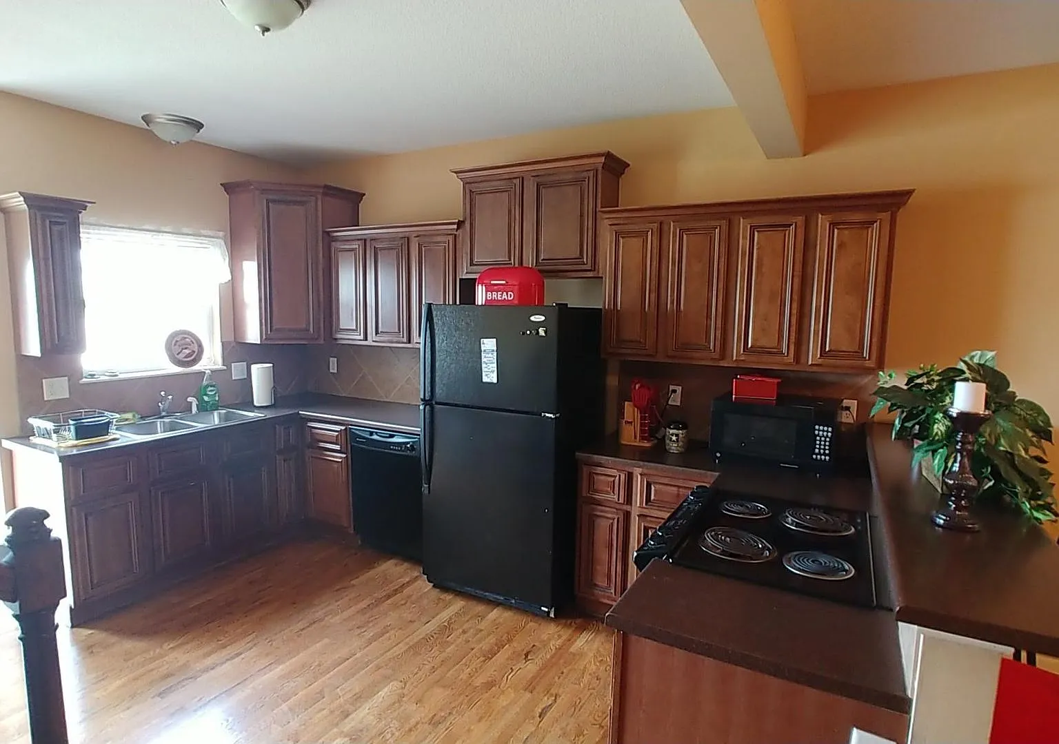 10528 E 45th Pl — Photo 2