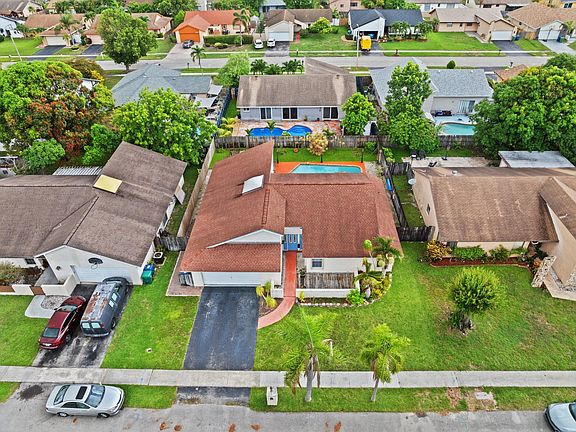3rd image of 8541 NW 47th Court