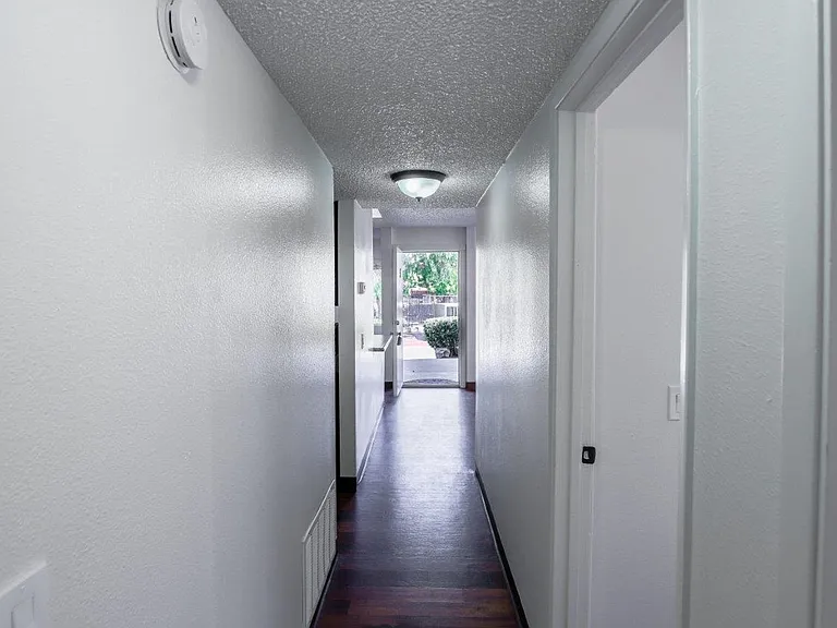 Peppertree Apartments — Photo 18