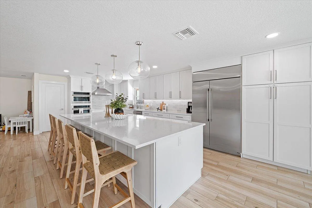 5 bed, 3056 sqft, $12,000 — Photo 4
