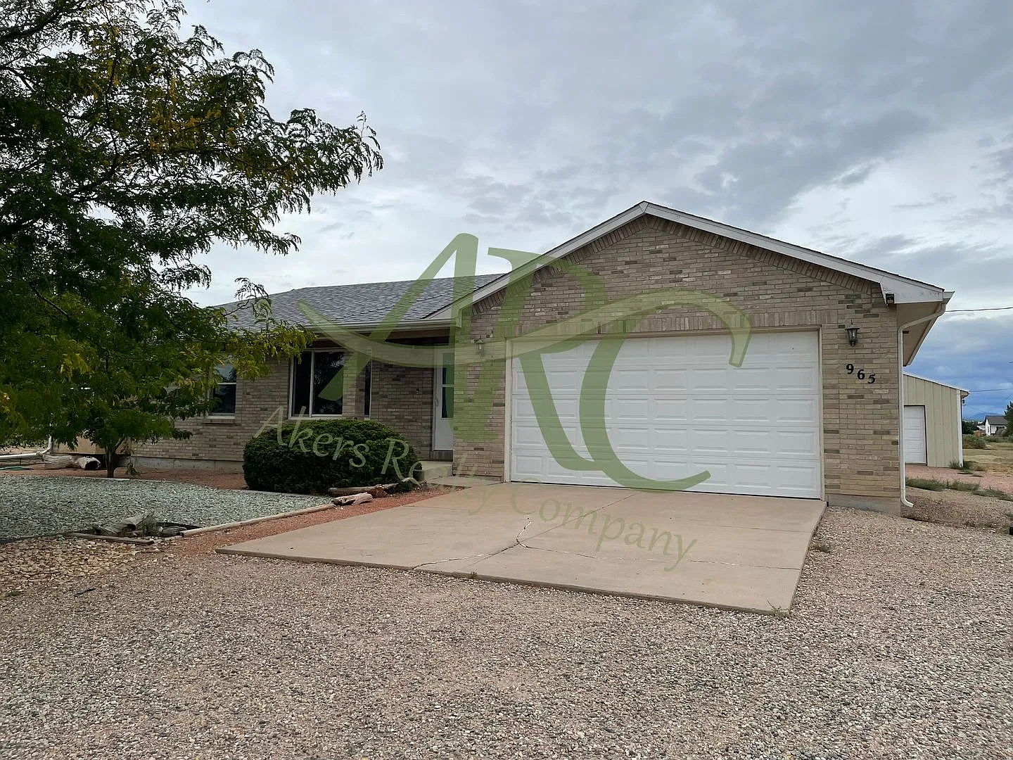 965 N Cimarron Dr — Photo 1