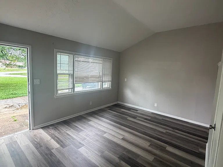 7200 Nathan Hale Way — Photo 10