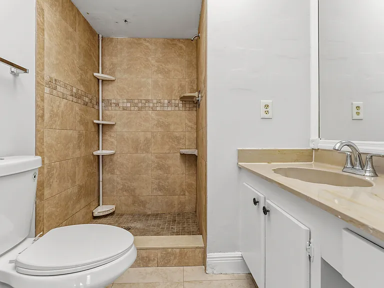 1638 Embassy Dr #208 — Photo 6