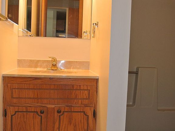 4th image of 1405 2nd Ave SW #9