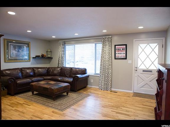 2nd image of 2064 E Castle Hille Ave