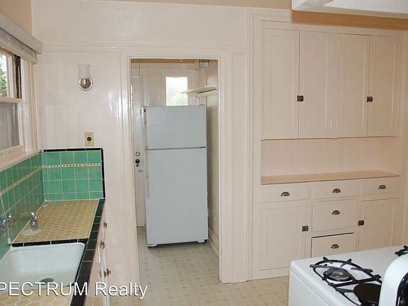 5th image of 220 E Sola St APT 2