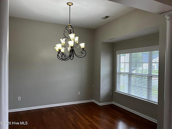 3rd image of 108 Lakeside Green Dr