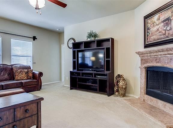3rd image of 1040 Barrington Dr