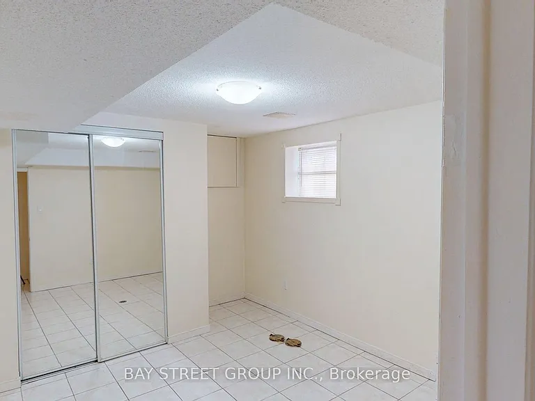 36 Grandview Ave #BASEMENT — Photo 3