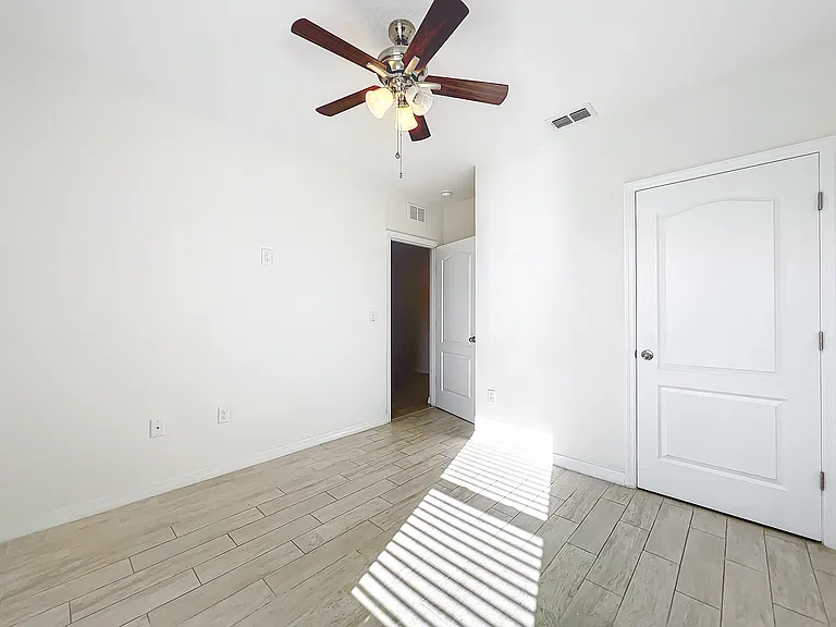 106 Saint Thomas Dr — Photo 12