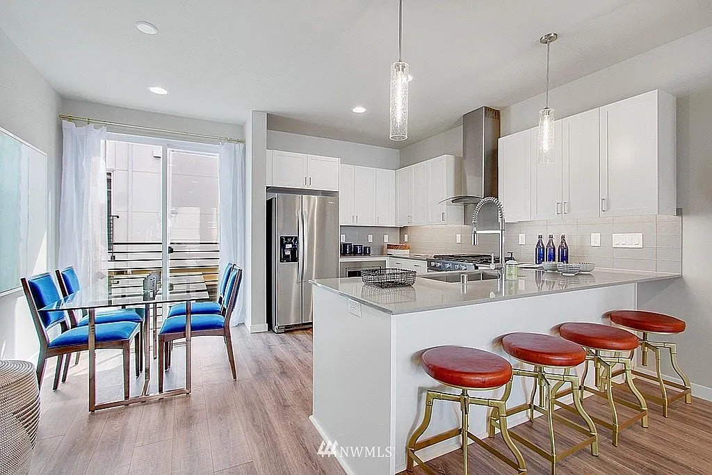 3 bed, 1450 sqft, $3,400 — Photo 4