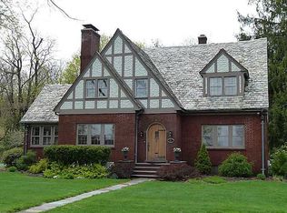 17 Bay Vista Pl, Warwick, RI 02886