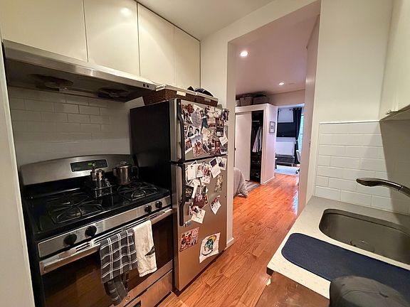 5th image of 130 Mulberry St APT 2