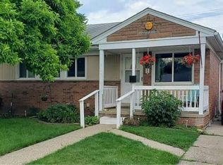 28048 Groveland St #1, Roseville, MI 48066