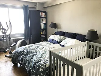 Rented by R New York