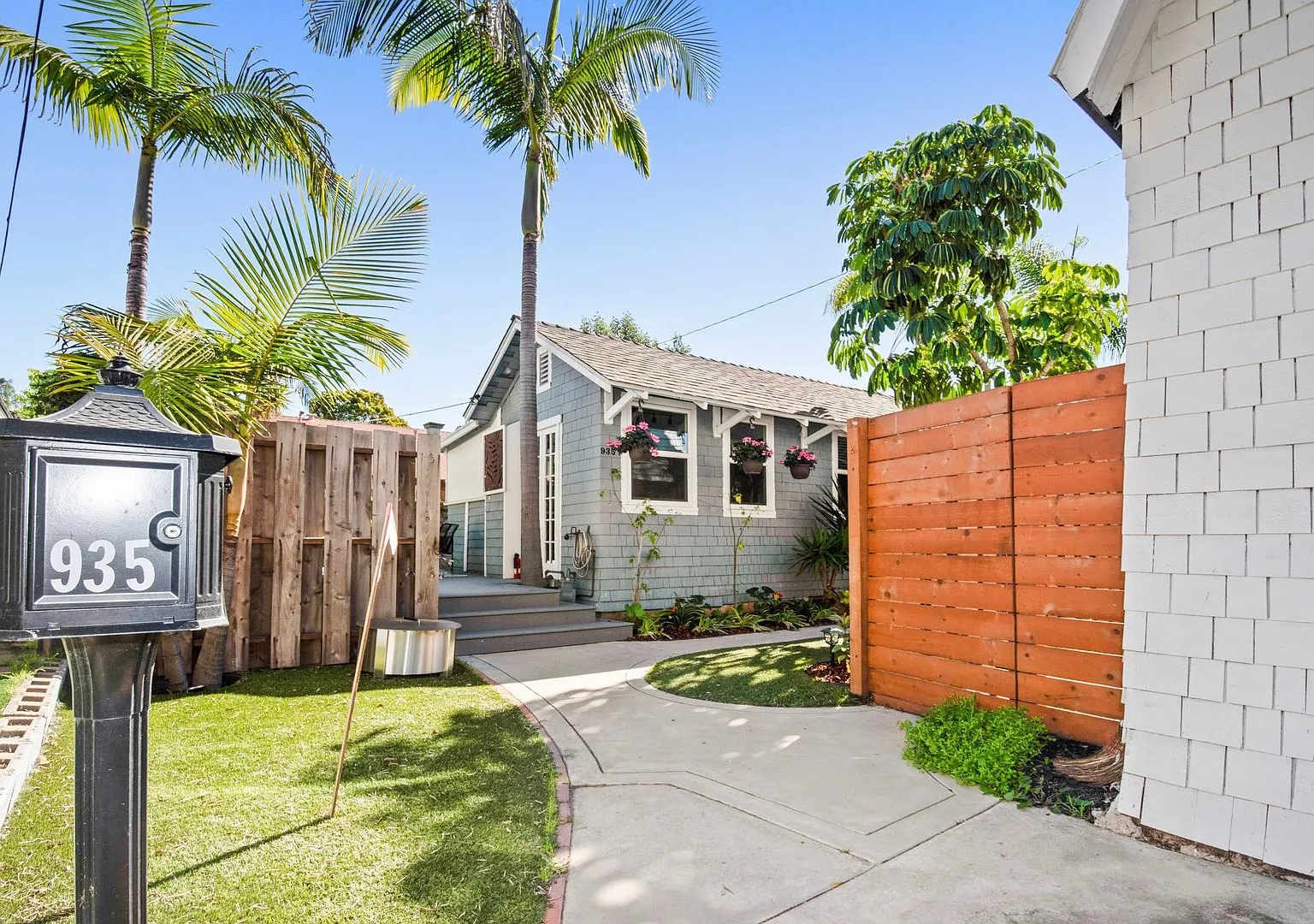 935 Olive Ave — Photo 1