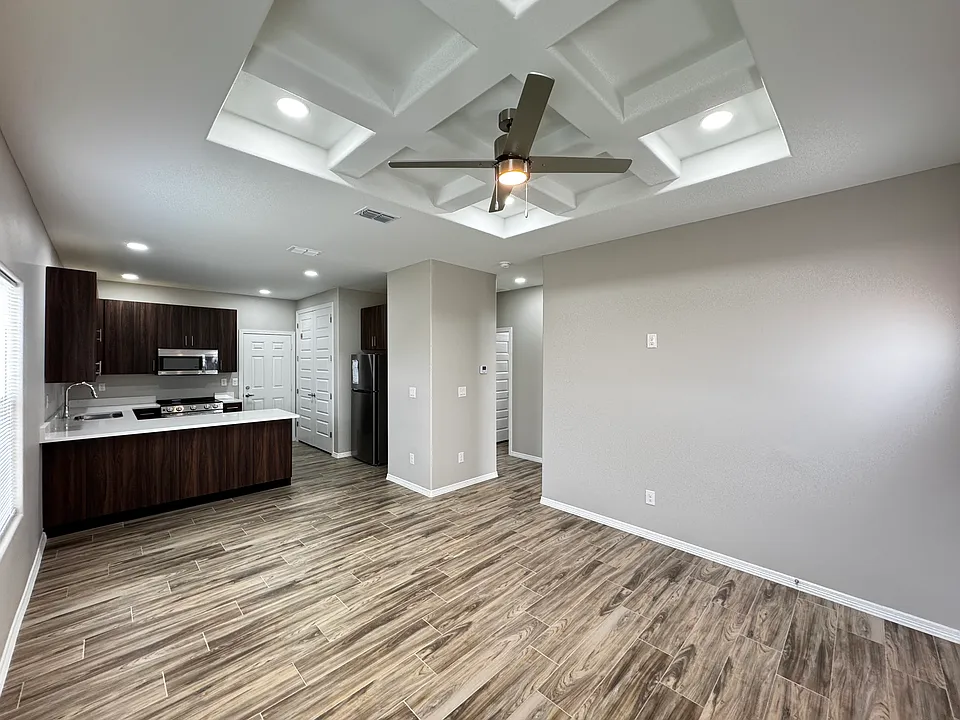 4209 Walnut Ave #3