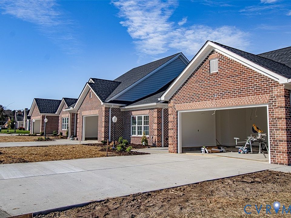 2nd image of 116 Cobblestone Dr