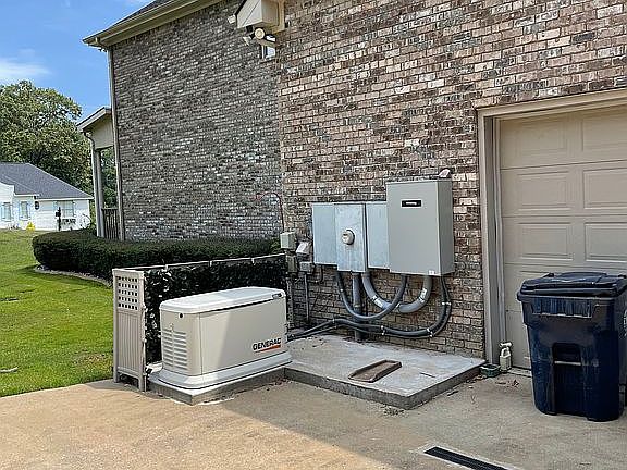 5th image of 4704 Leeward Ave