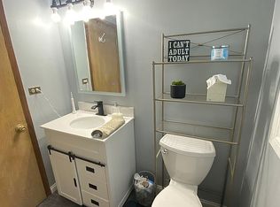 25W458 Webster Ave, Roselle, IL 60172