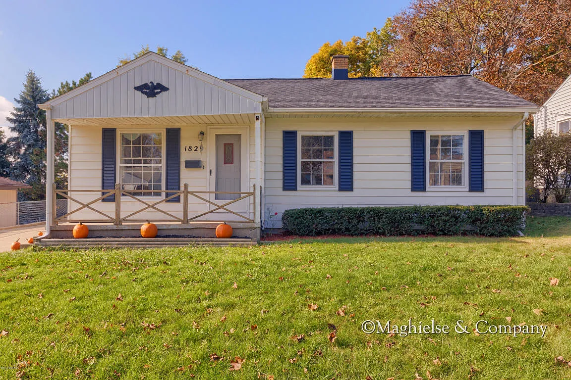 1829 Herrick Ave NE photo 1