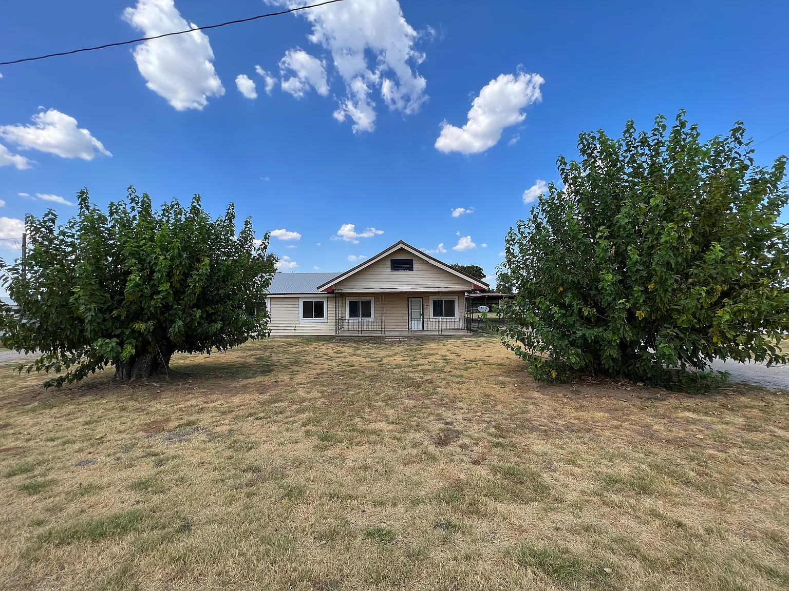 3 bed, 1976 sqft, $1,395 — Photo 3