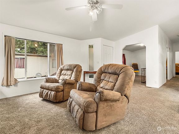5th image of 4401 37th Avenue SE #70