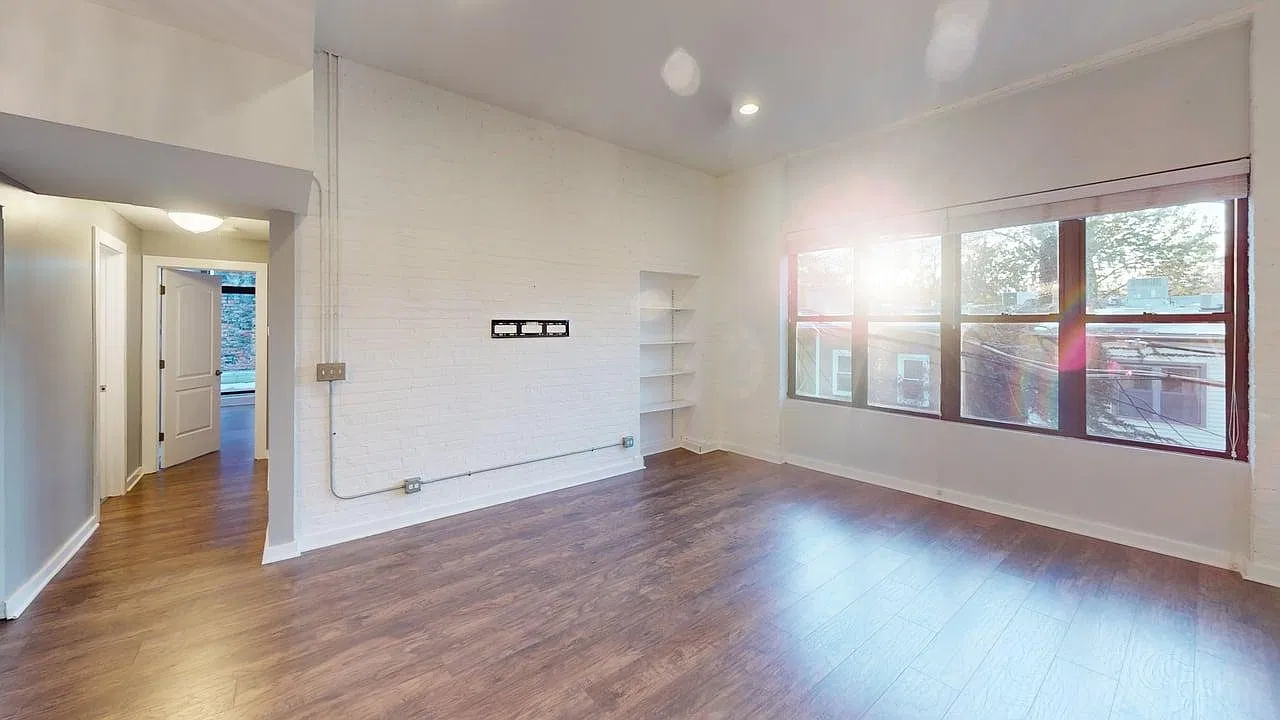 Renovated Rogers Park 2 bed 2 bath - November 1st — Photo 3