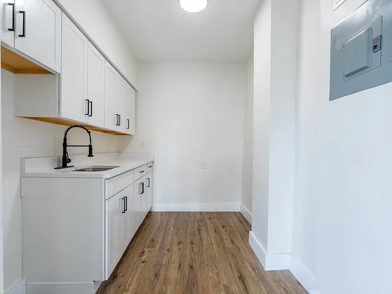 13476 Clifton Blvd #201 — Photo 4