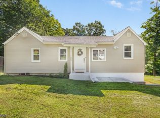 185 W Mountain Rd, Sparta, NJ 07871