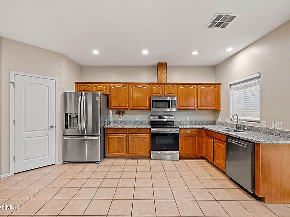 4th image of 8831 W DAHLIA Drive