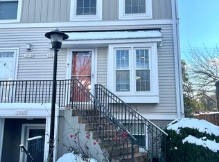 3922 9th Rd S #3922, Arlington, VA 22204