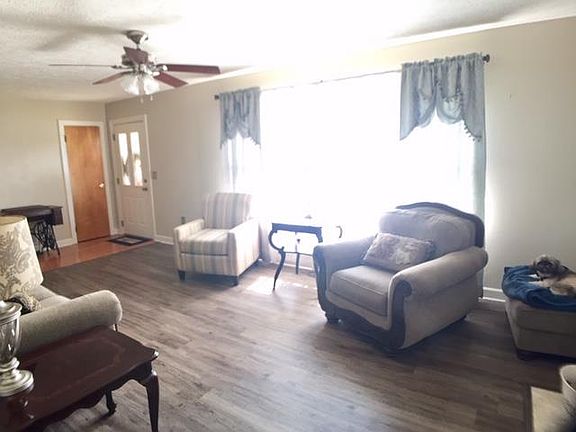 5th image of 105 New Walnut St