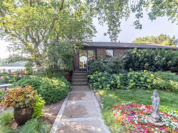 107 Northshore Dr, McCook Lake, SD 57049