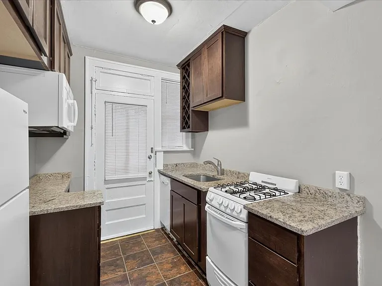 1949 Alfred Ave #1S — Photo 1