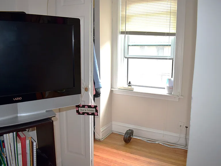 837 W Cornelia Ave #2N — Photo 7