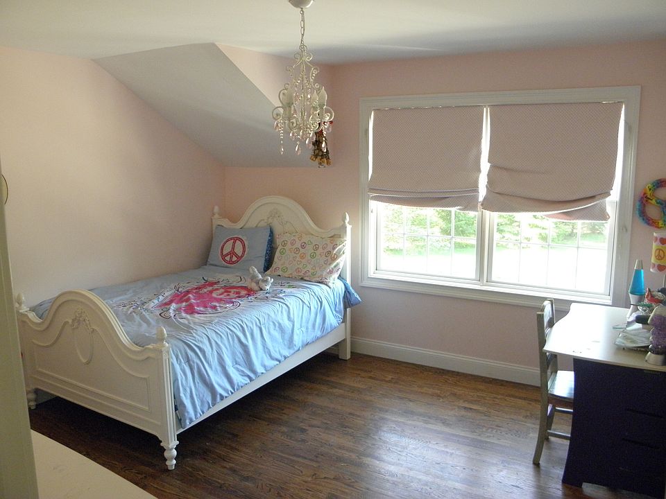 Bedroom , 2