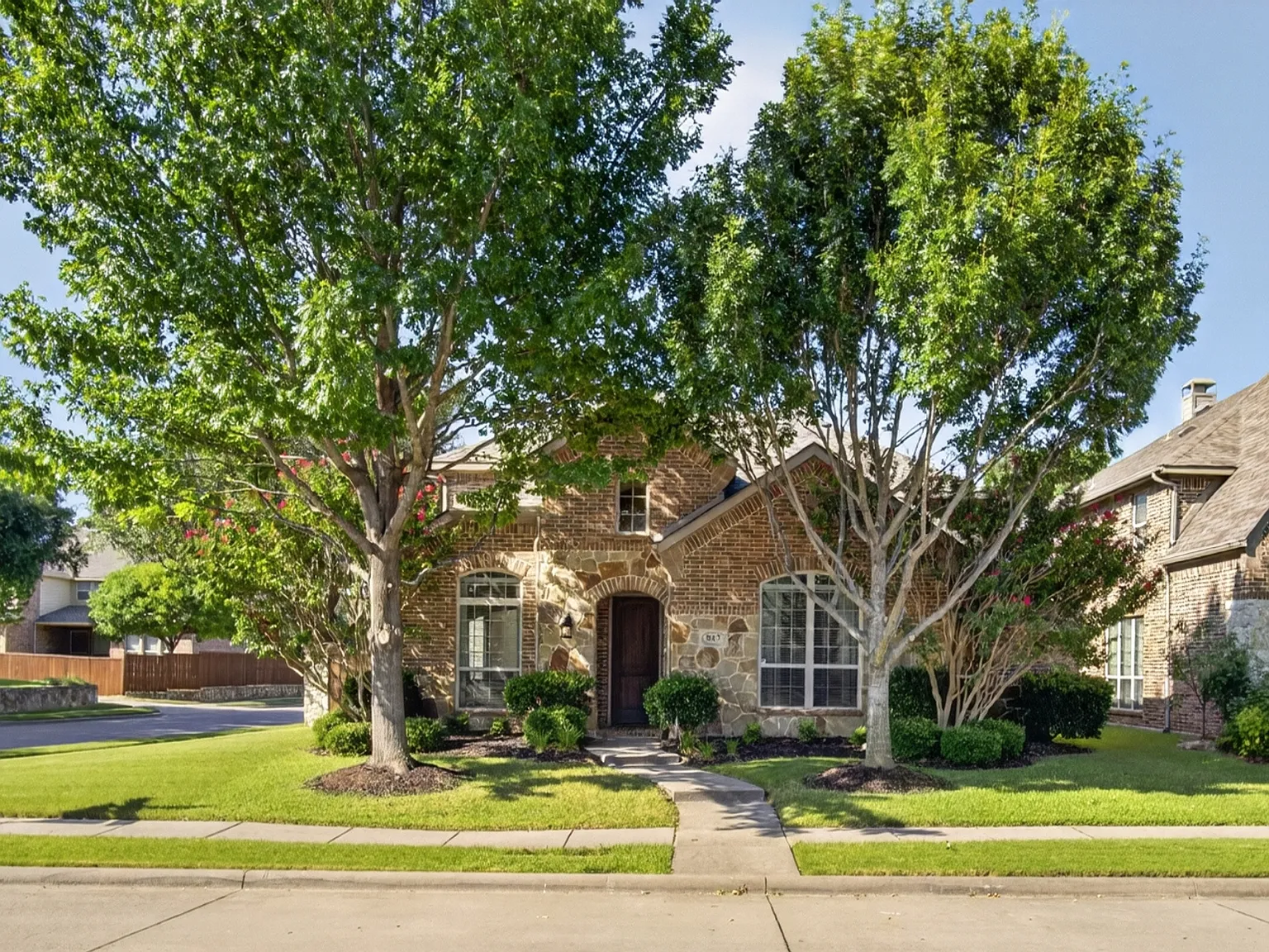 5 bed, 3267 sqft, $3,600 — Photo 1
